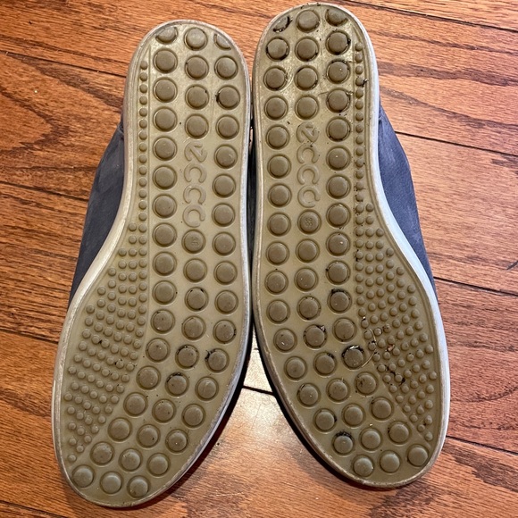 Ecco tennis shoes blue suede sneakers size 7 - Picture 3 of 3